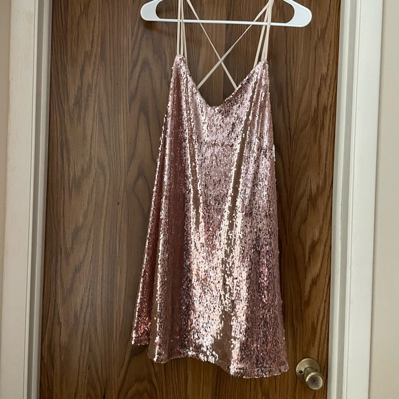 L’Atist by Amy sequin dress. Rose Gold. - Picture 3 of 3